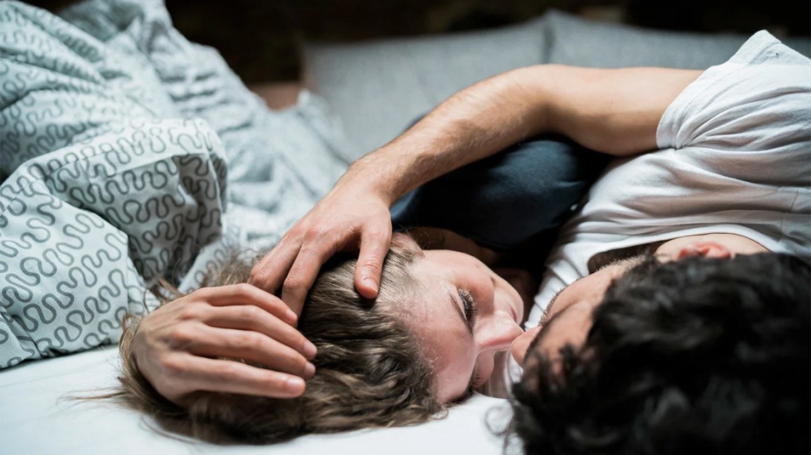 9 Happy Sex Life Tips and How Having One Helps Your Health